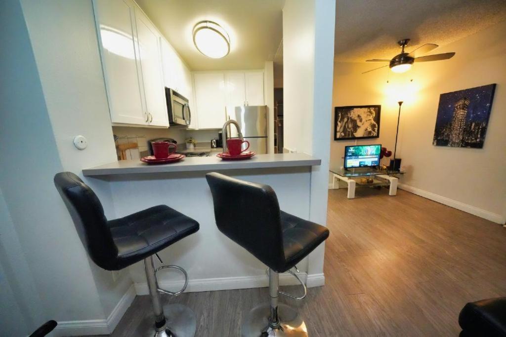 Charming Hollywood With Pool & Balcony Apartamento Los Ángeles